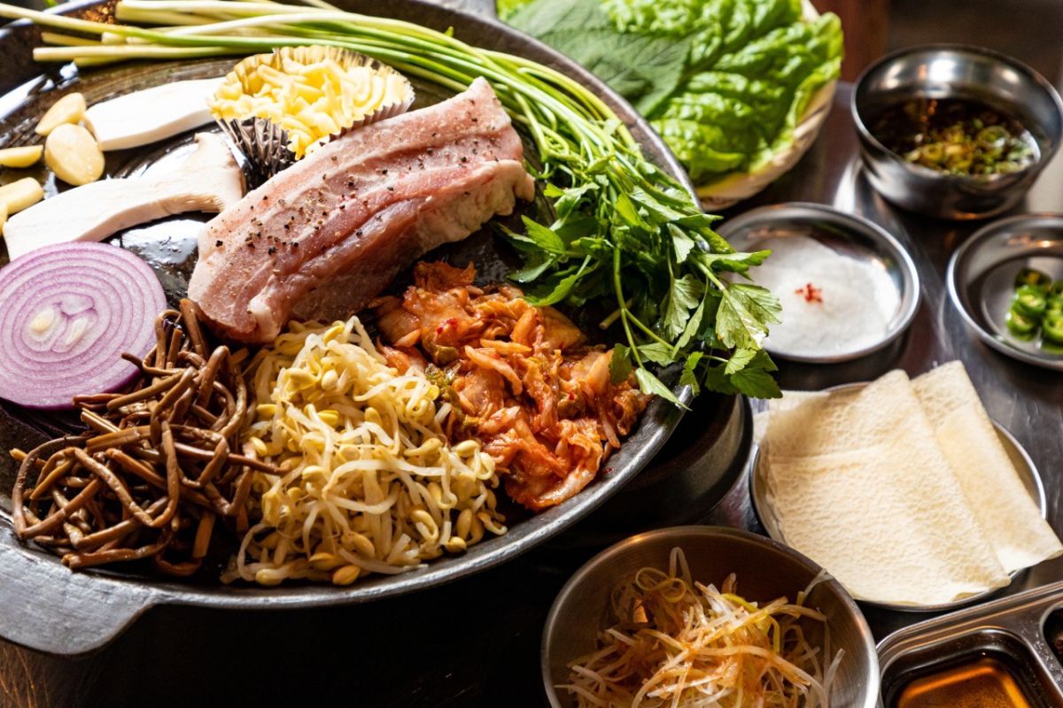 サムギョプサル1180円、とろ〜りチーズ250円、玄米クレープ250円