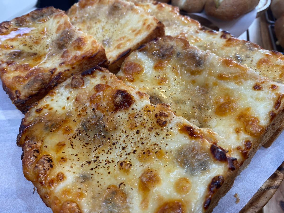 4種のチーズとはちみつのクロックムッシュ