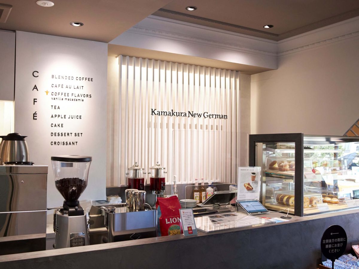 カフェはセルフサービス式。注文とお会計を済ませたら好きな席へ