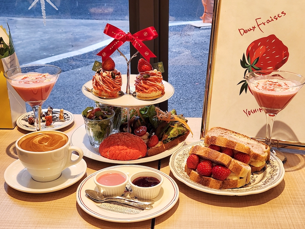 「アフタヌーンティー Deux Fraises（ドゥー フレーズ）」1名3900円（平日限定10時～/14時〜、各2時間制） ※写真は2名分