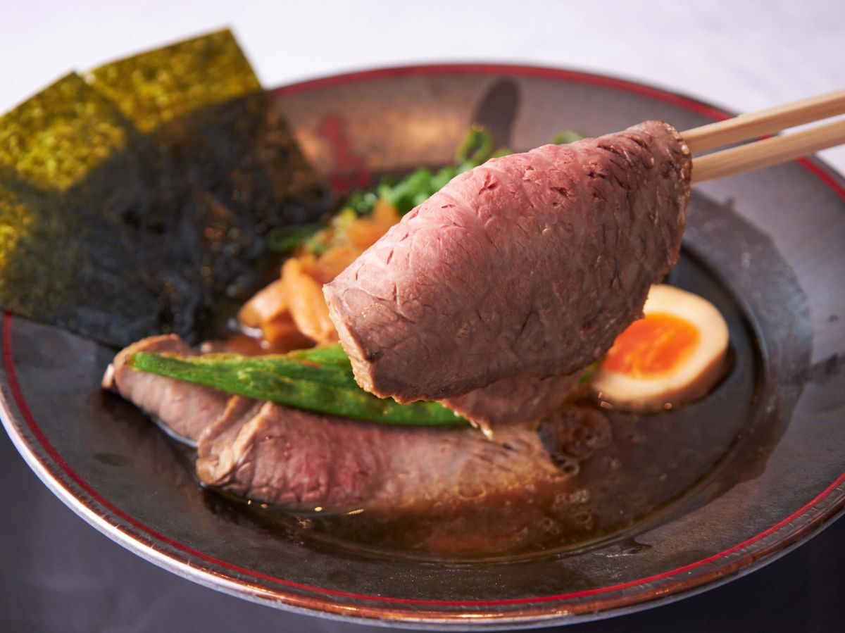 トッピングの海苔はこのラーメン用に開発したオリジナルの崩れない海苔