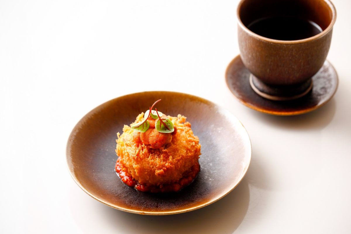 「桜えびと筍のクロケット　玄米　生雲丹」 / 黒豆レモングラス お花茶 神奈川