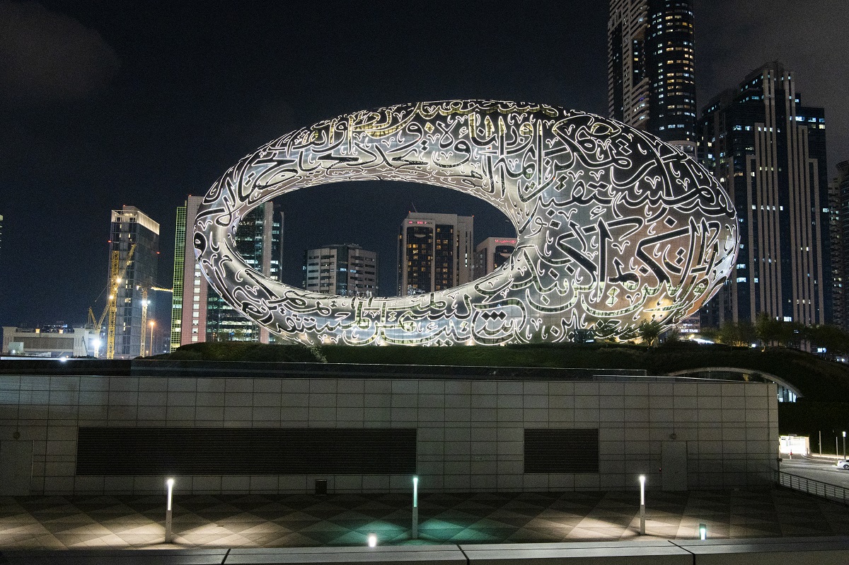 未来博物館の夜景。「世界一美しい」と実感するはず！