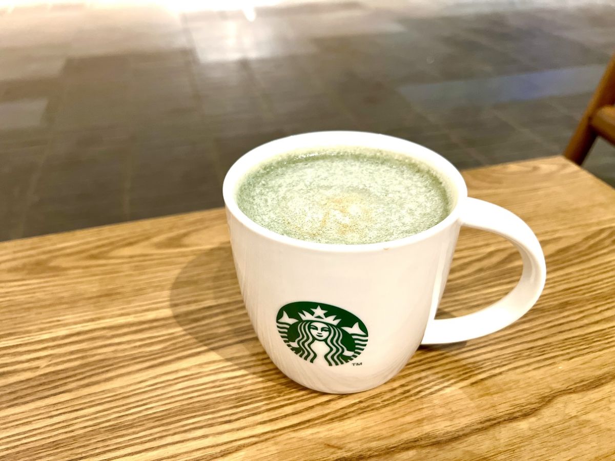 こちらの緑ヨモギクリームラテは7000ウォン