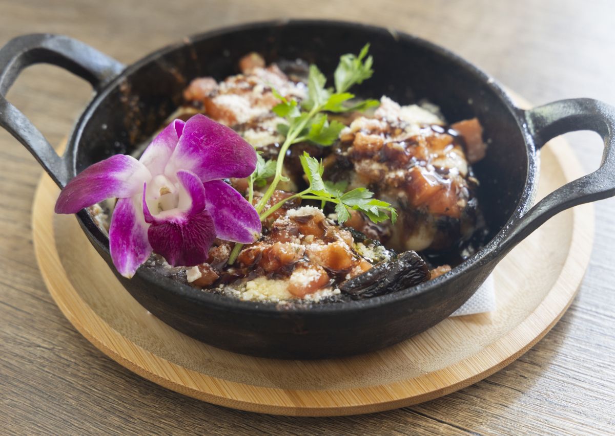 スタッフドポートベロ $12（ハッピーアワー価格 $10）