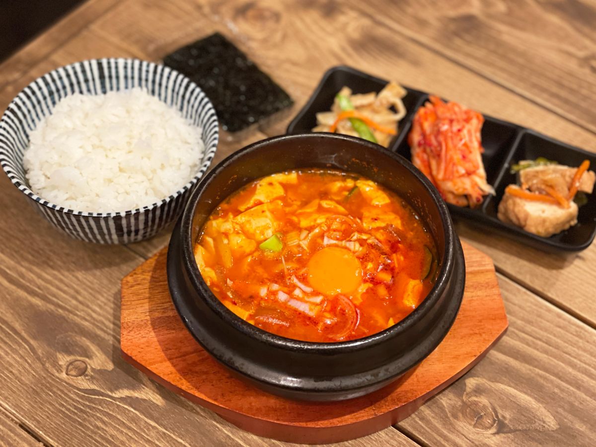 「スンドゥブチゲ」1000円　※ランチ価格