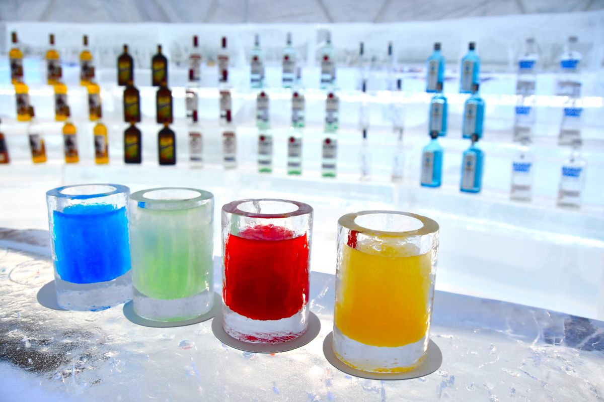 星野リゾート　トマム　アイスヴィレッジ　「氷のBar」
