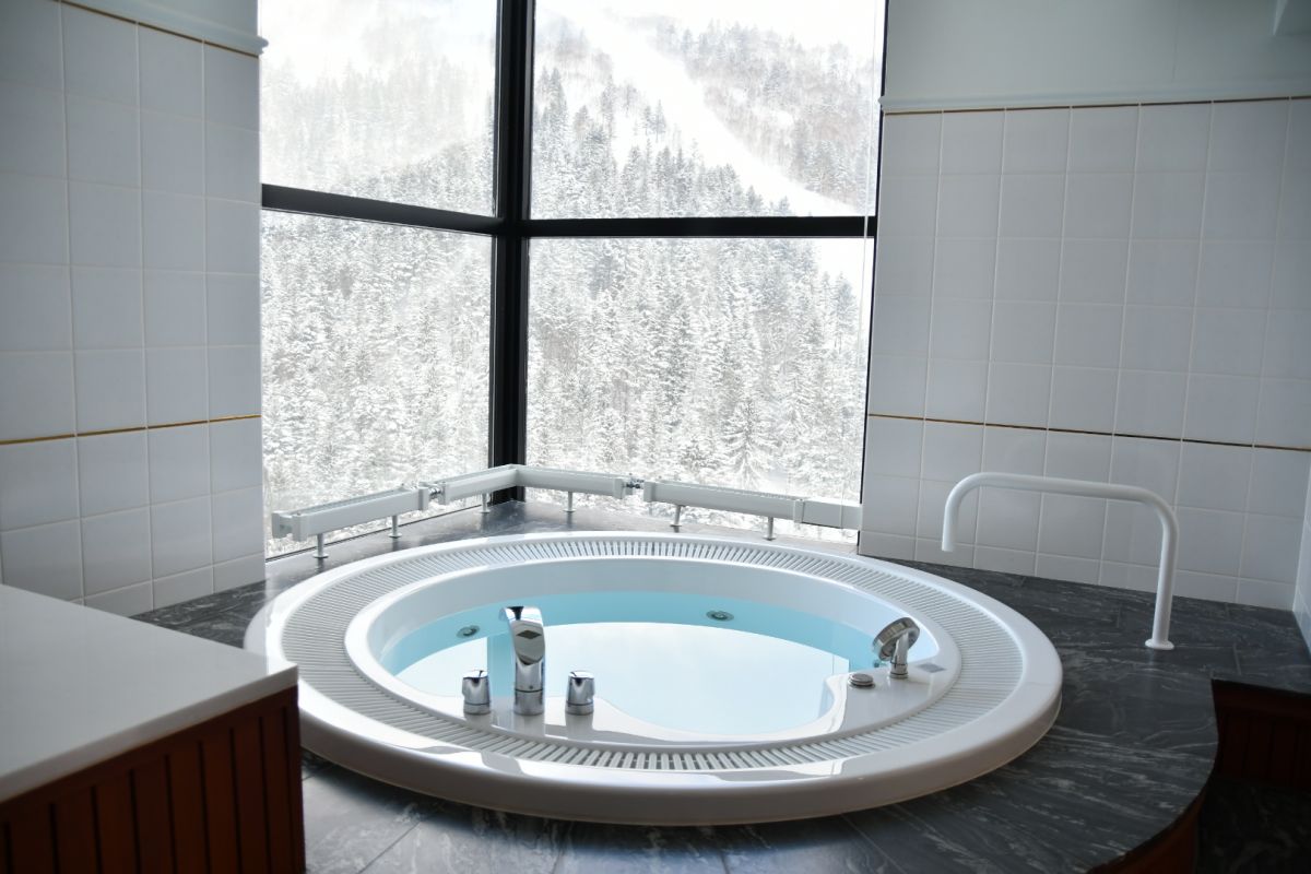 星野リゾート　リゾナーレトマム　スキーヤーズスイートルーム　バスルーム