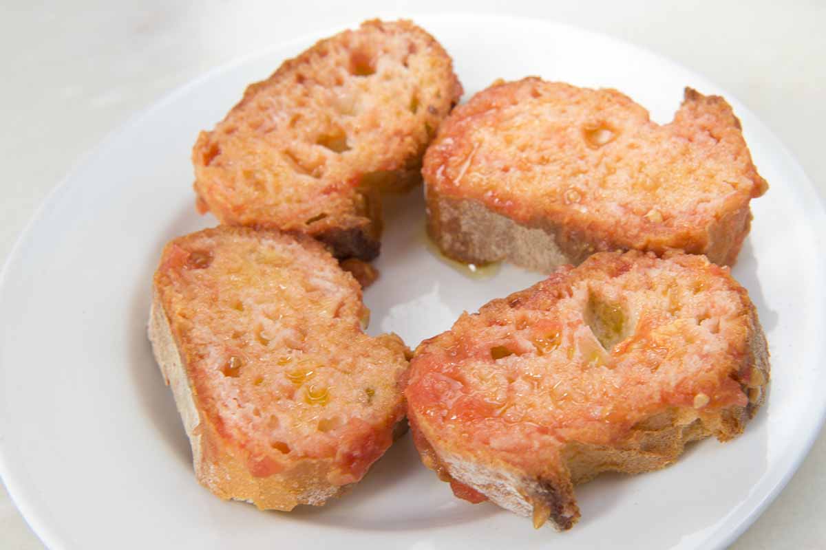 パン・コン・トマテ