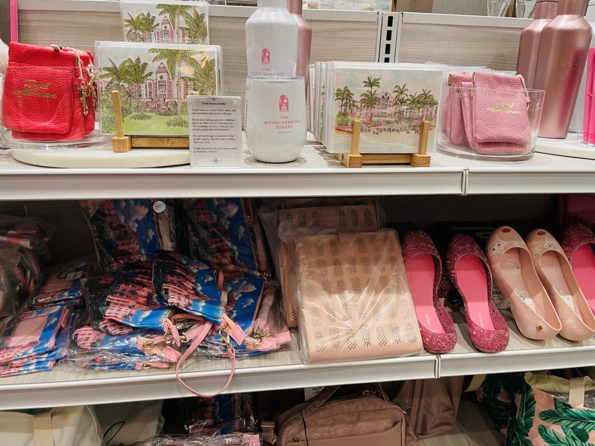 ロイヤルハワイアン ホワイトタンブラー 48ドル、ロイヤルハワイアンカード（ガーデン/ビーチ）各3ドル