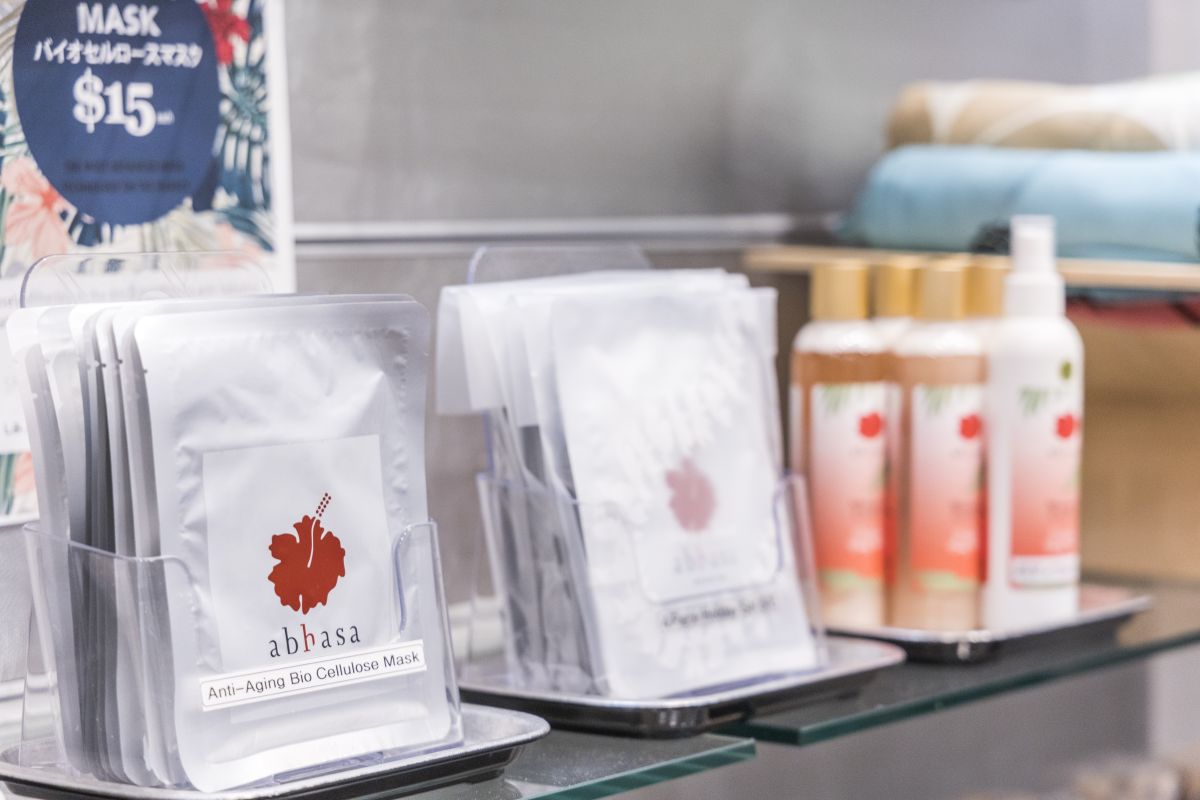 アバサスパのバイオセルロースマスク　15ドル／The Royal Hawaiian, a Luxury Collection Resort, Waikiki
