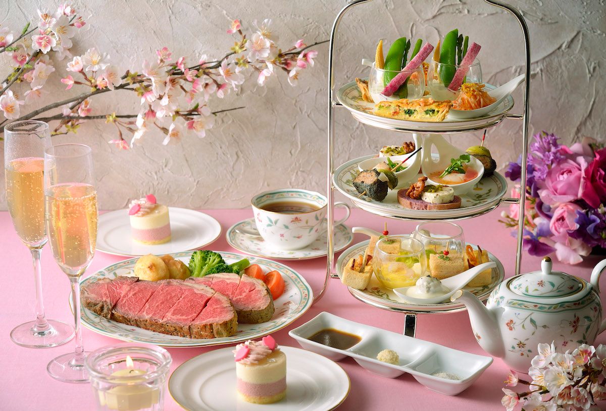 「雲の中の夜桜イブニングハイティー」1名16000円　※消費税・サービス料込み