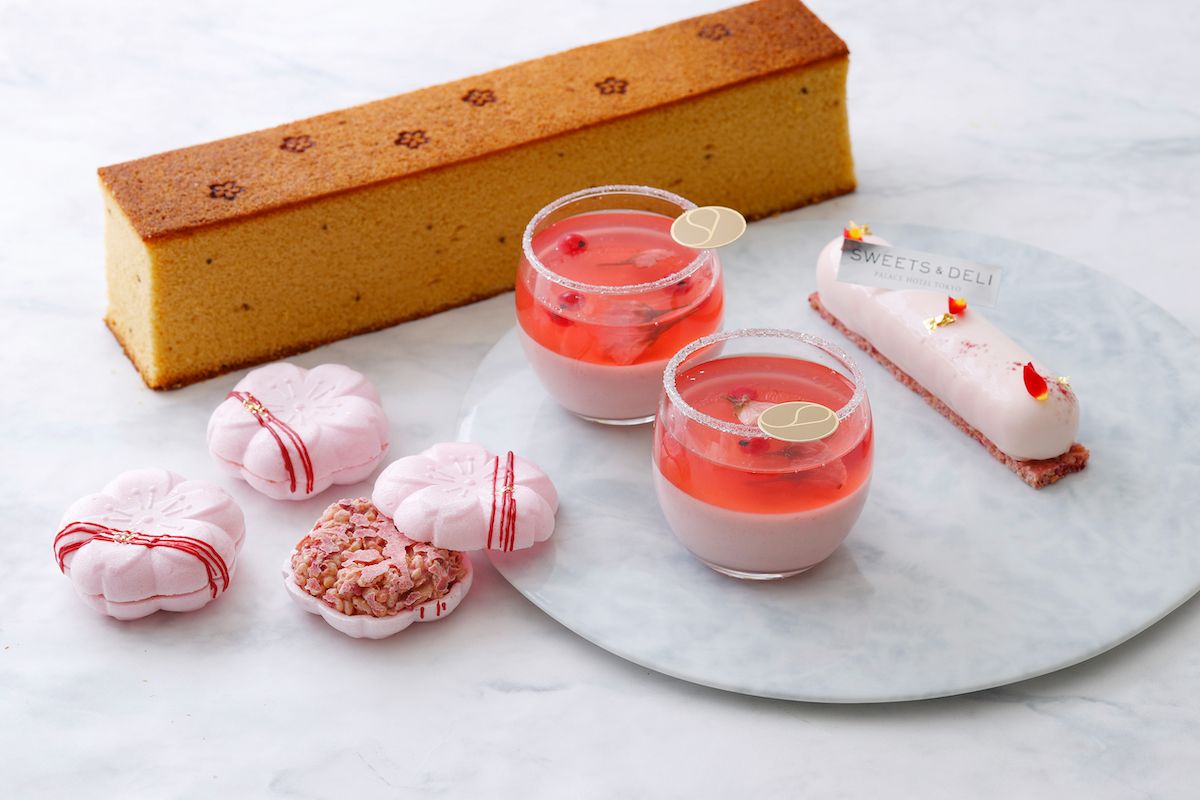 左から「さくらくらんち」380 円、「壱ノ壱ノ壱 桜」4000円、「ペタル」920円、「さくら」920円