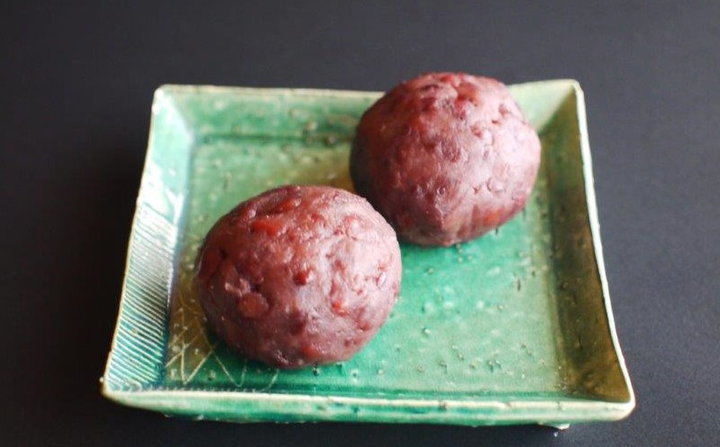 発酵あんこを使った「豆おはぎ」あずき 1個205円
