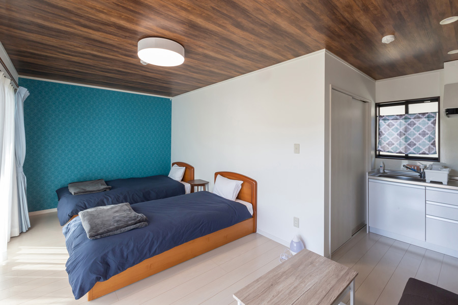 野外コテージ「ヴィラ」は最大4名まで利用可能