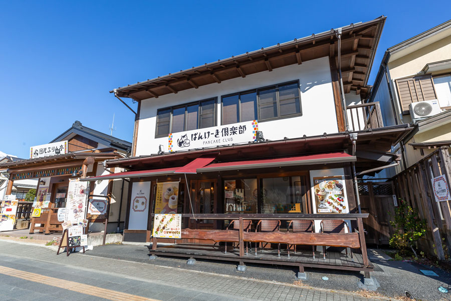 大正ロマンをイメージしたレトロな店構え