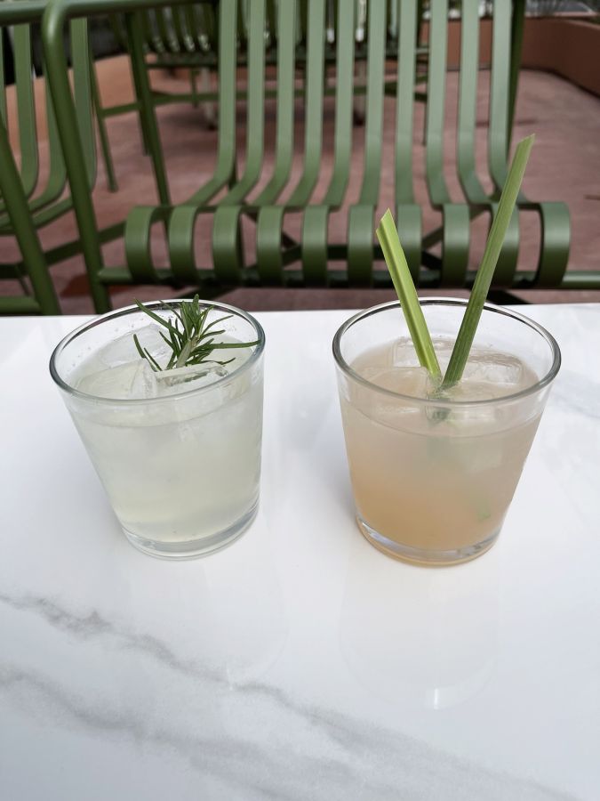 （左から）「ガーデン レモネード」、「レモングラス ジンジャーエール」各561円