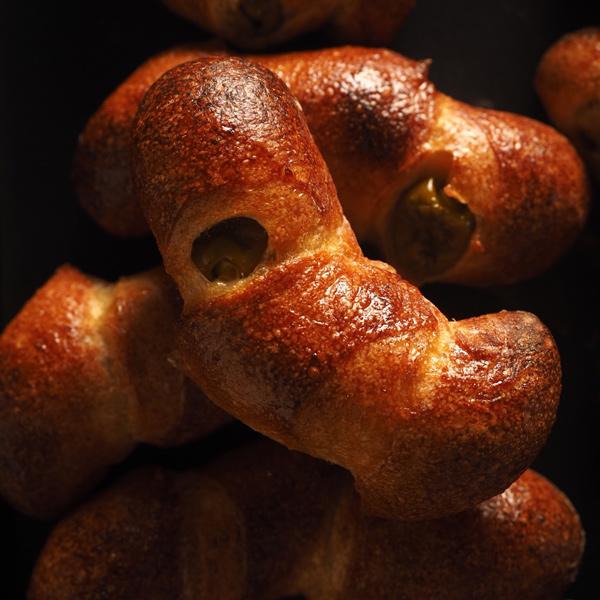 「アンチョビオリーブス」210円／©SHŌPAIN ARTISAN BAKEHOUSE