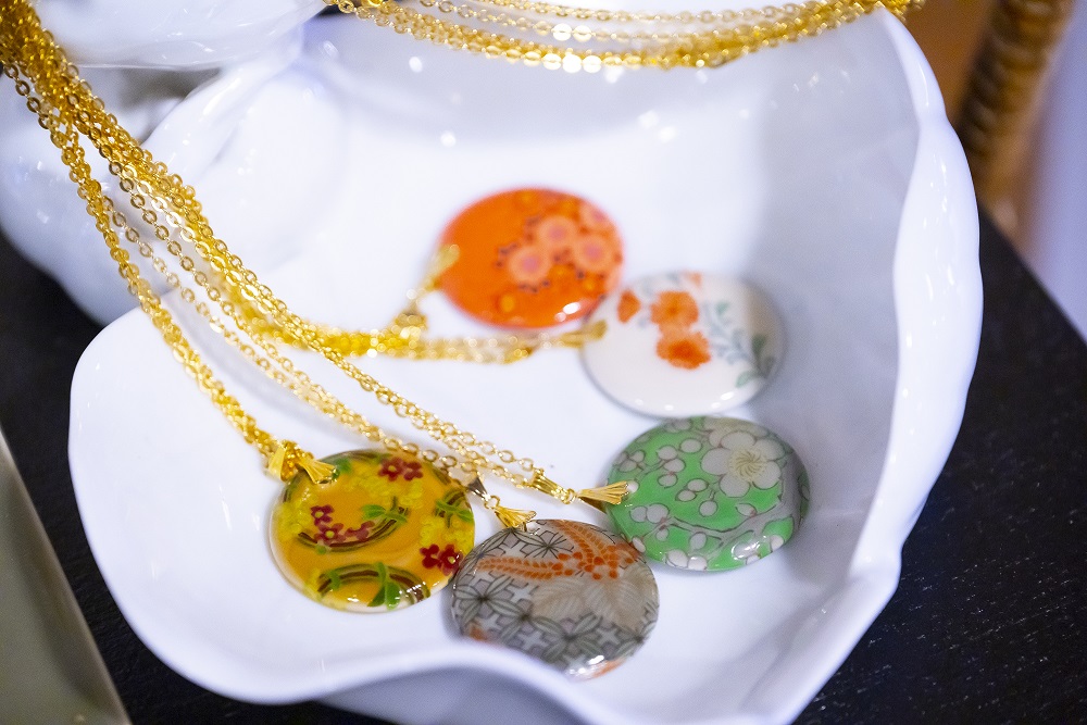 「丸ペンダント」各1万6500円も発見！