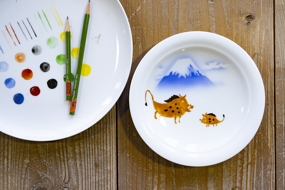 「絵付け体験」19cm皿1650円