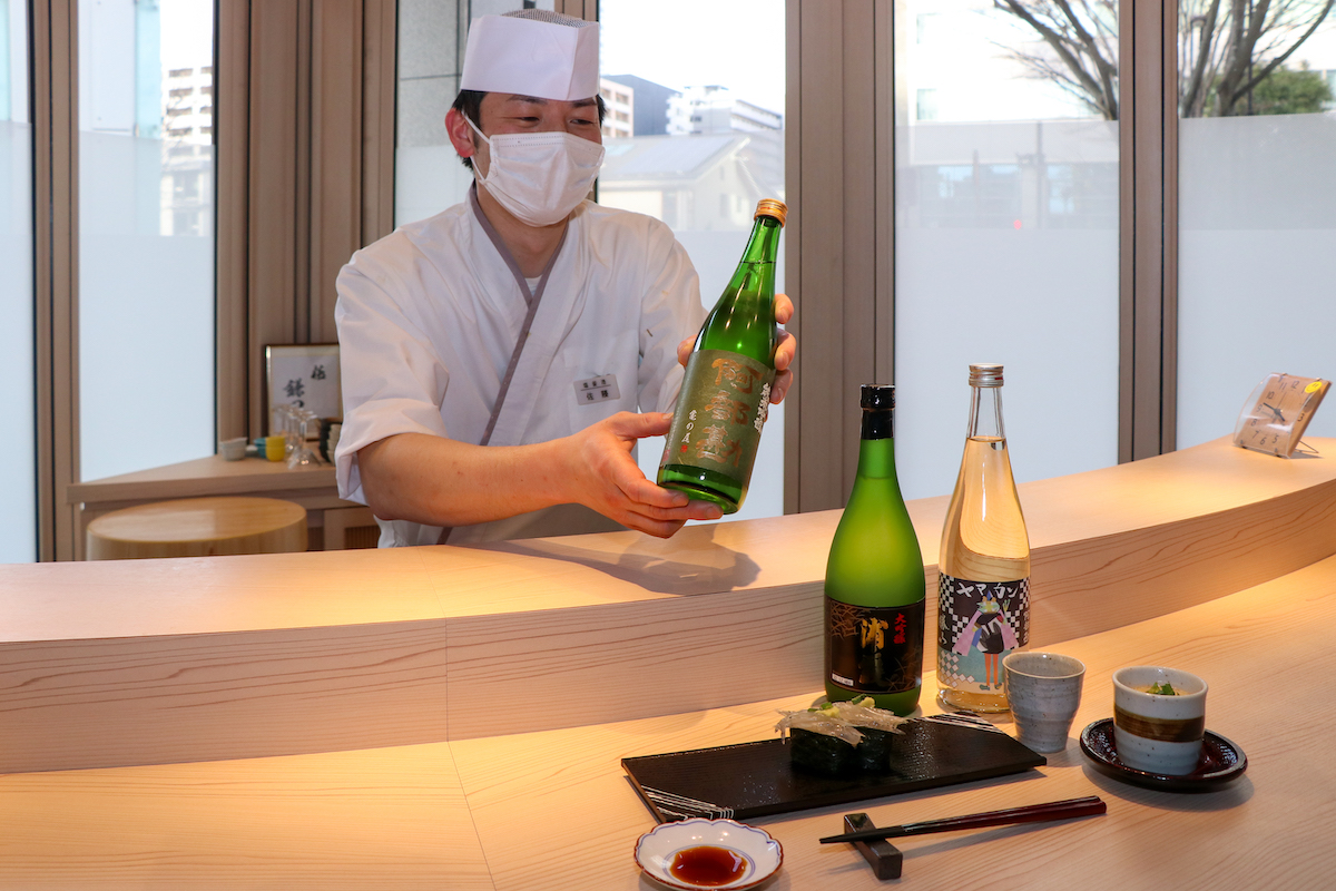 料理に合う地酒を職人さんに聞いてみて