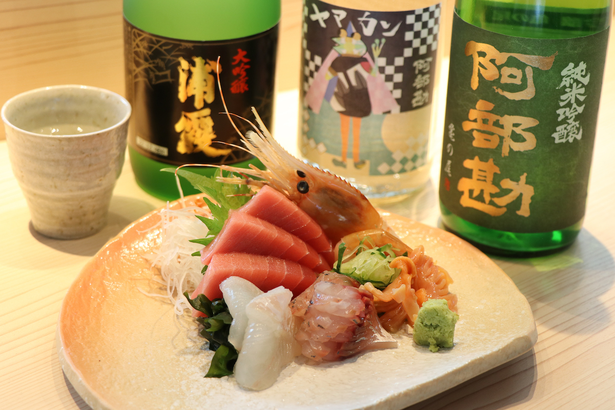 刺し身。単品での注文（800円から）もOK 