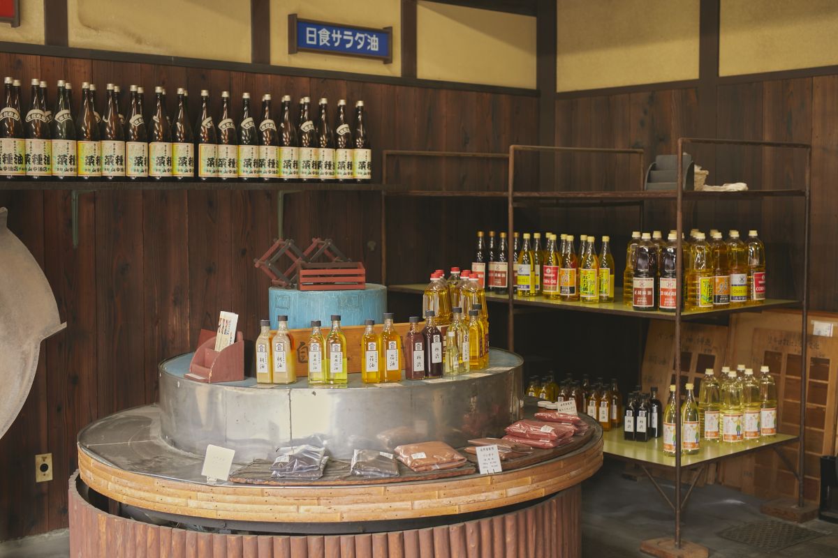 山中油店