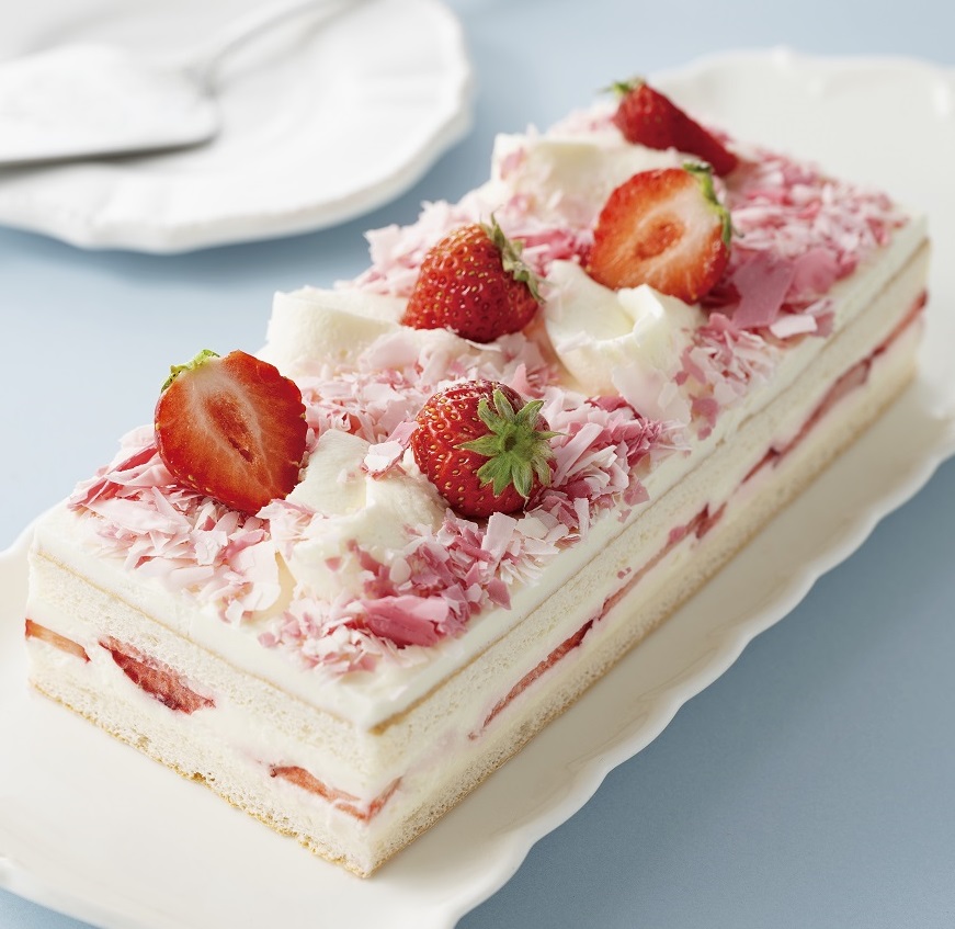 いちごと桜のショートケーキ