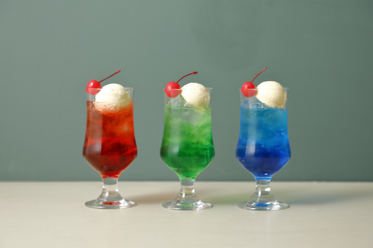 クリームソーダ（各1200円）