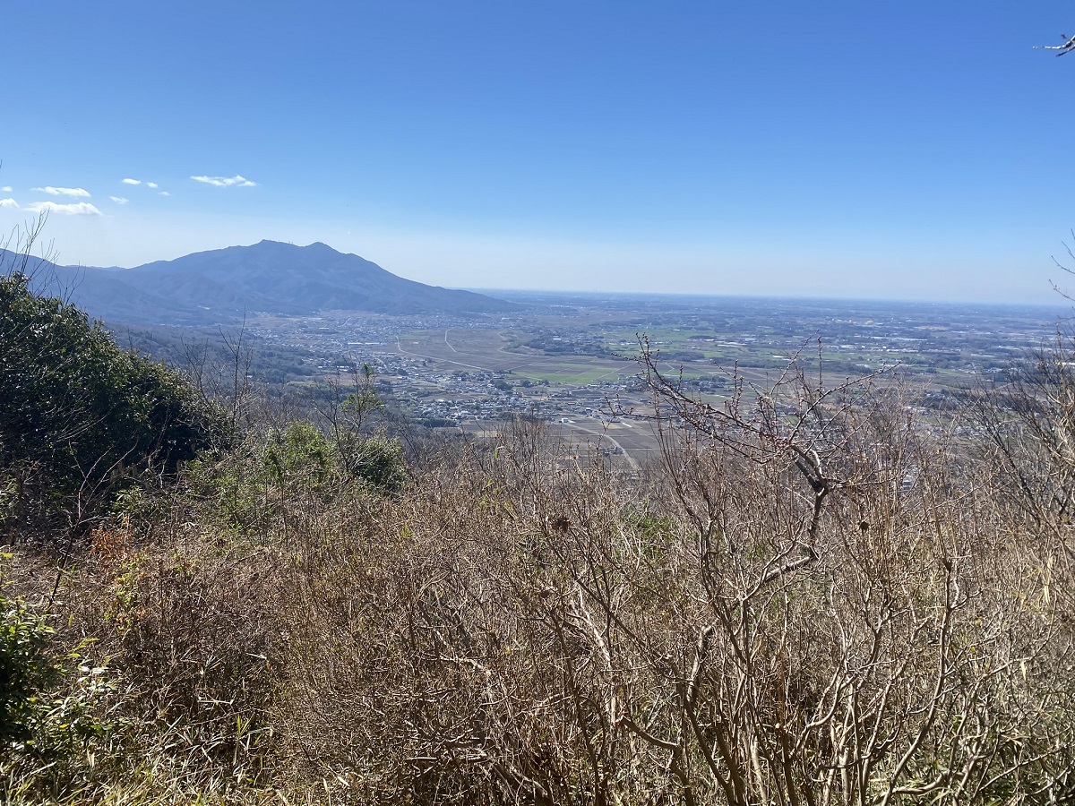 雨引山山頂休憩所からの大展望