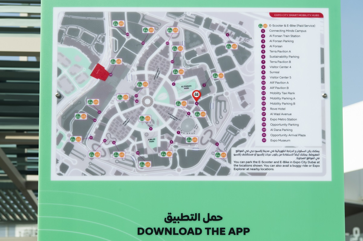 会場内の至る所に地図があります（写真はレンタル自転車のステーション）