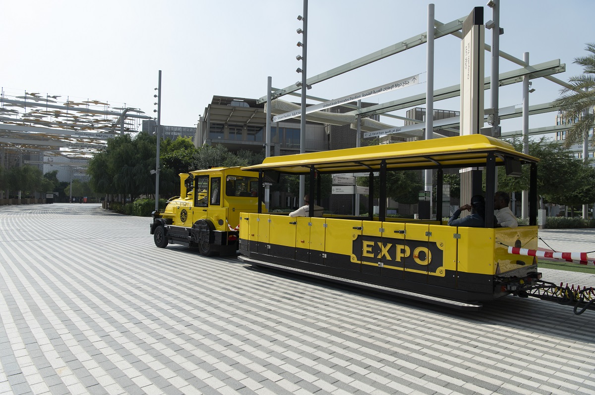 ゆっくり走るエキスポ・エクスプローラー