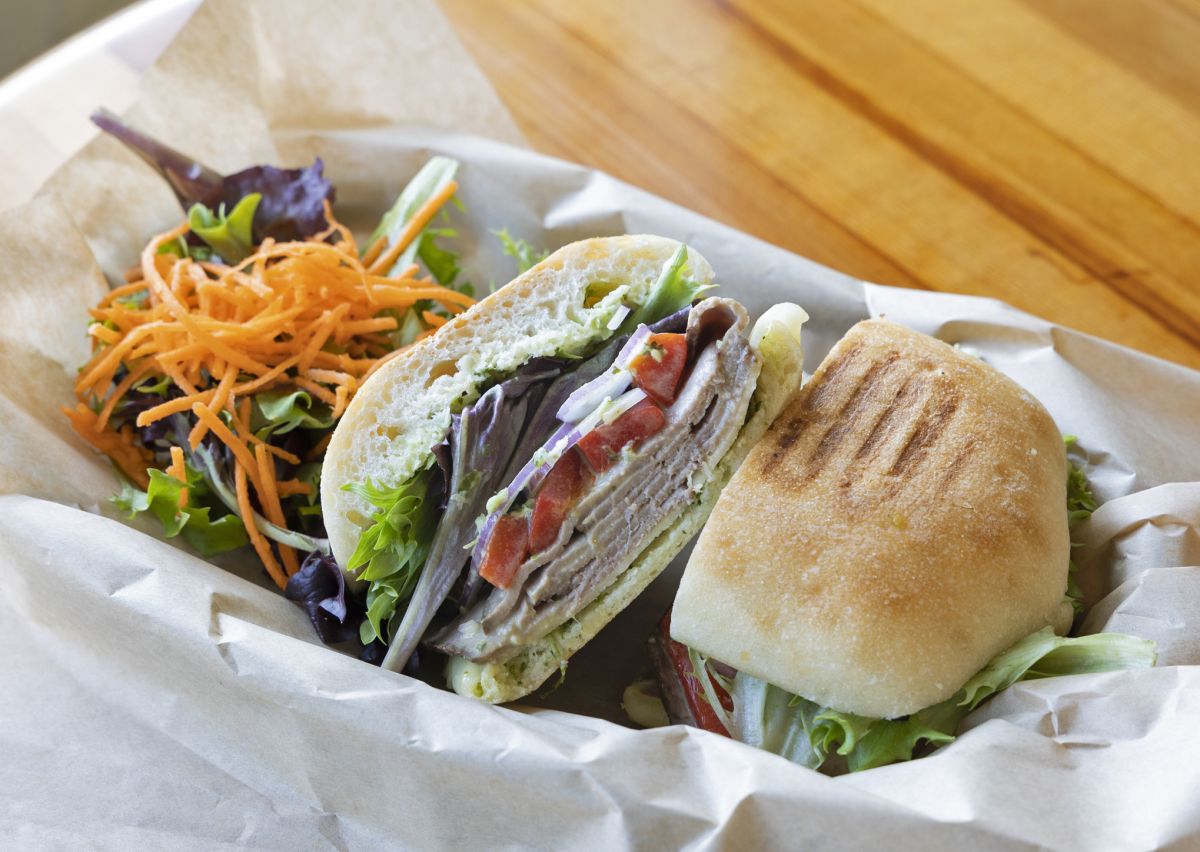 「ローストビーフサンドイッチ」$12.25