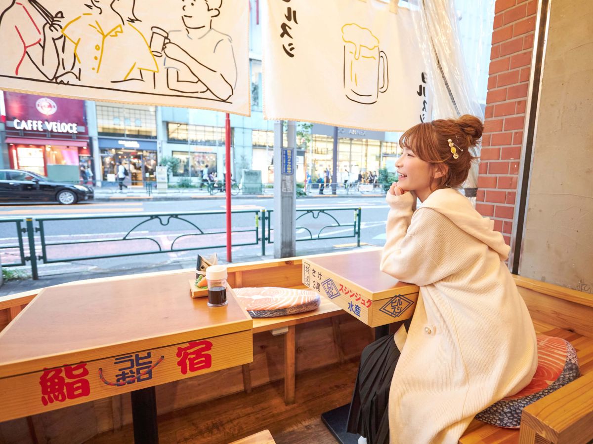 お店までは地下鉄・新宿三丁目駅C4出口から歩いてすぐ！新宿駅からも徒歩7分ほどで到着