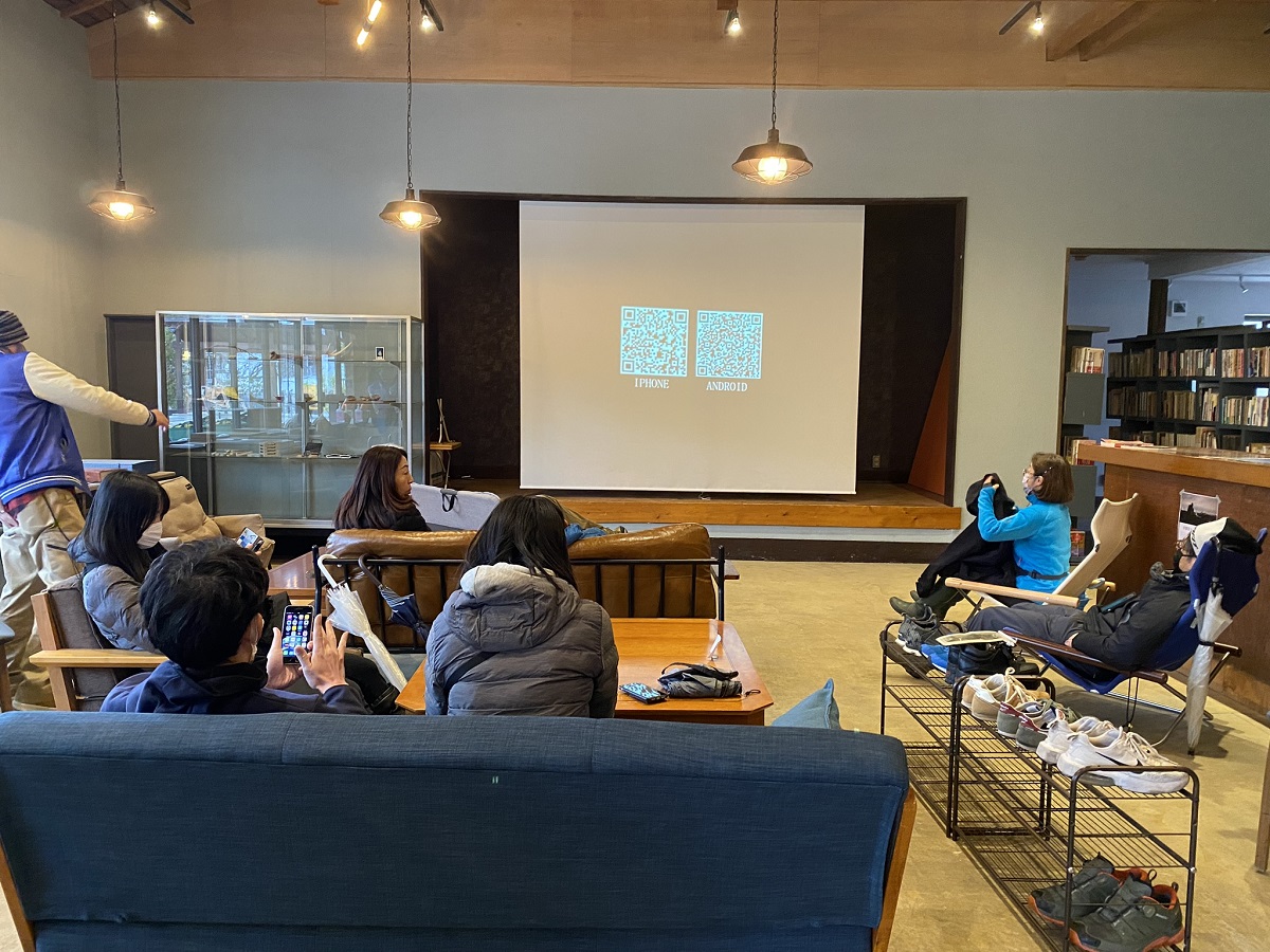 座り心地のよい椅子に腰かけて予習タイム