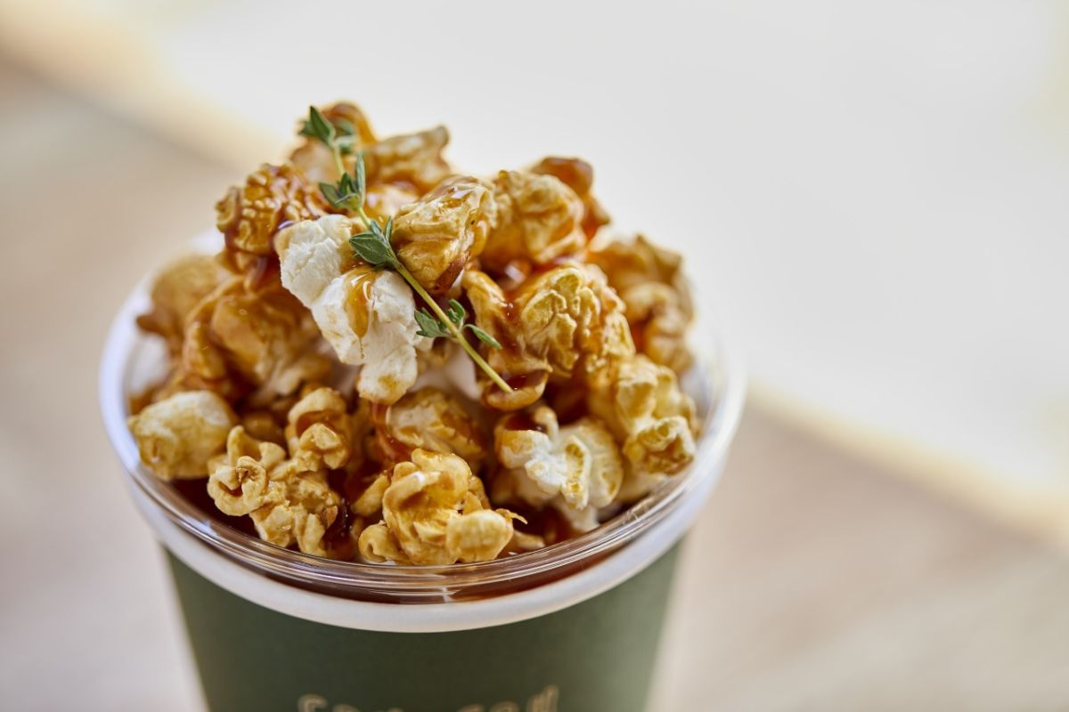 「ポップコーンキャラメルラテ」700円