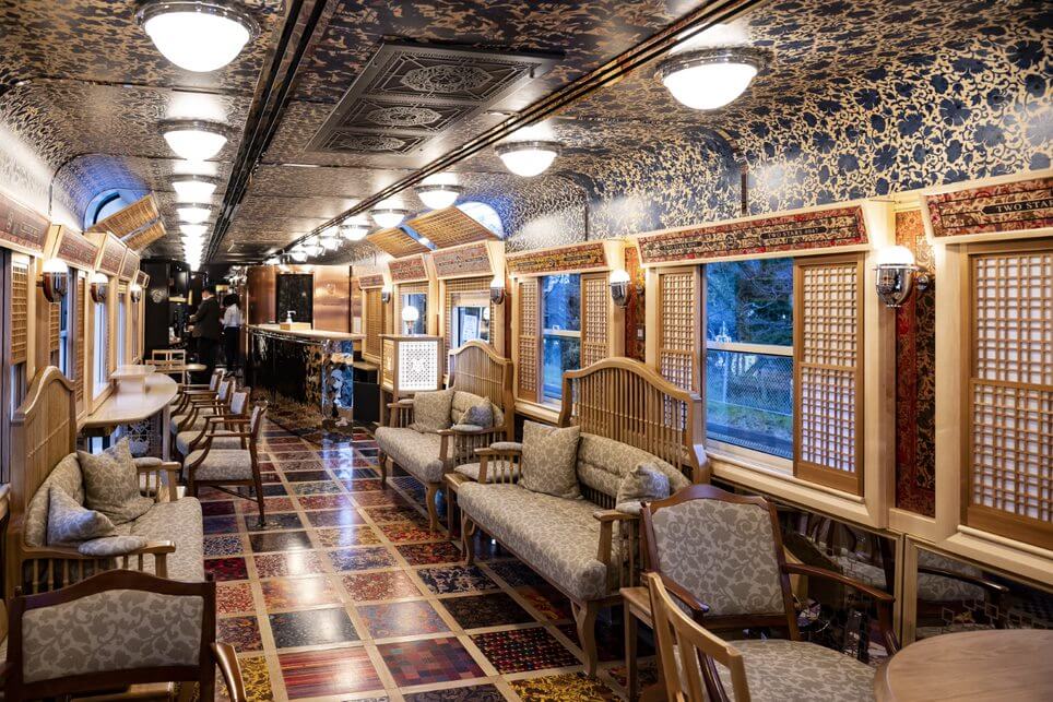 「ラウンジ４０」