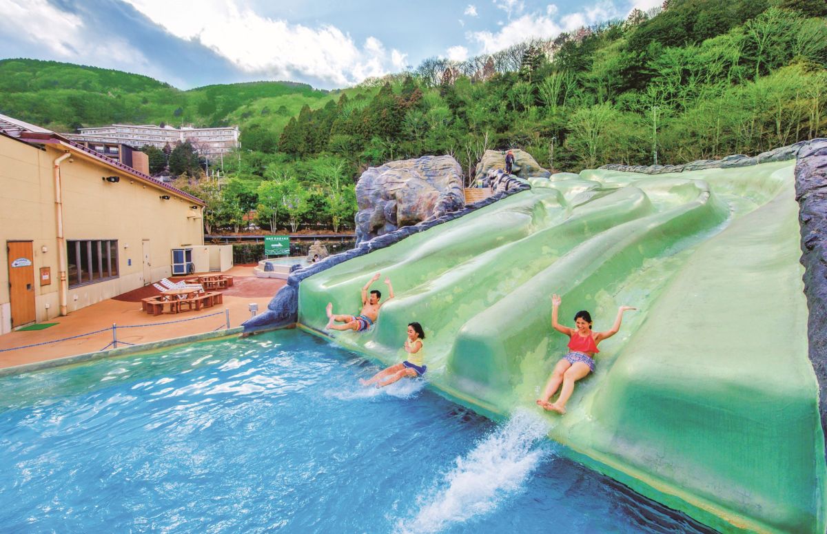 温水スライダー「ロデオマウンテン」