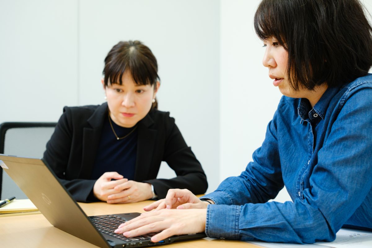 友人Aさんの現状をヒアリングしながら、分析する増田さん