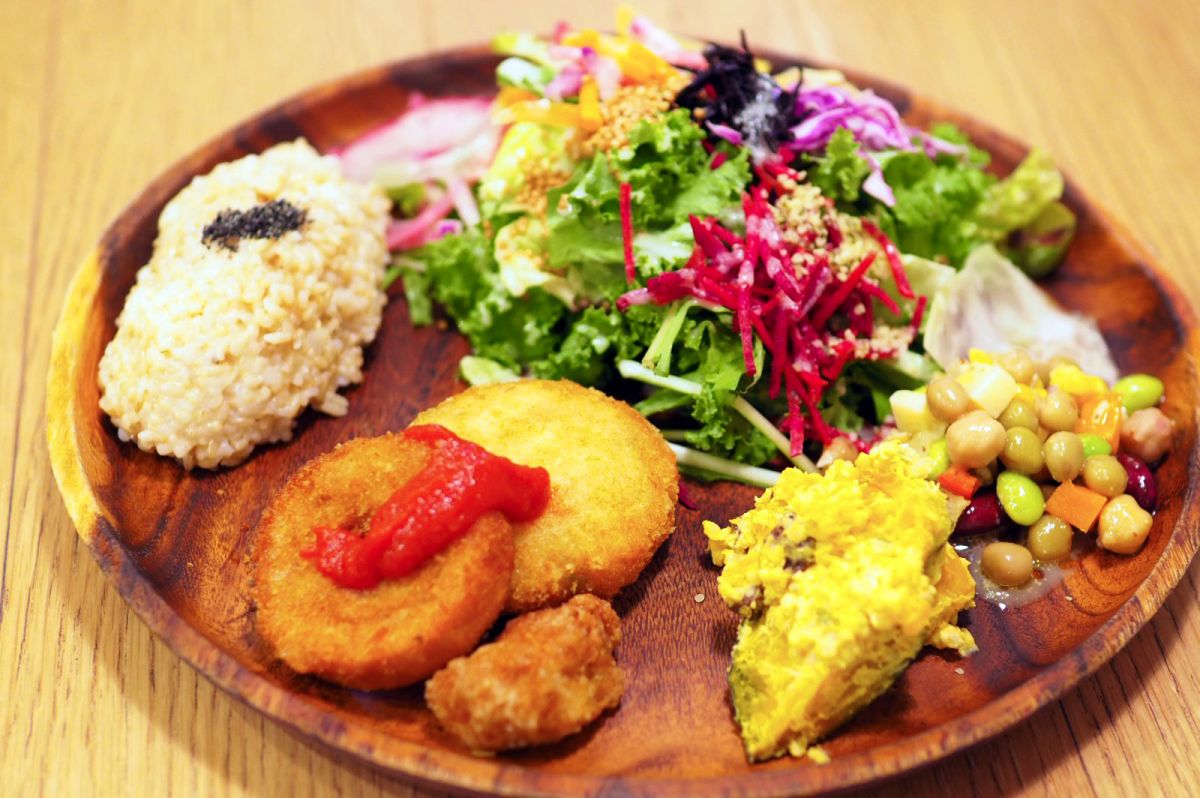 「マクロビガーデンプレート」平日ランチタイム 1480円／平日ディナータイム・土日祝 1680円