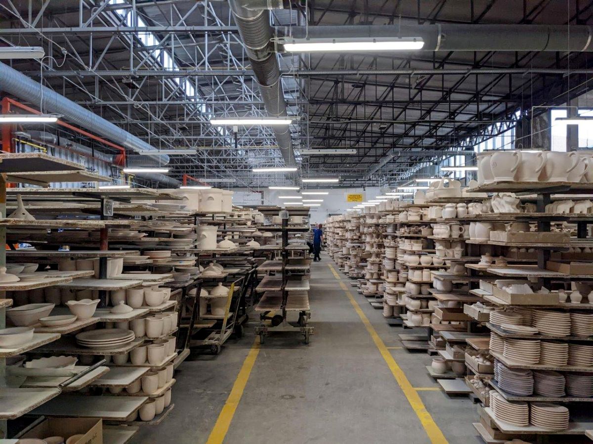 絵付け前の淡い色の状態