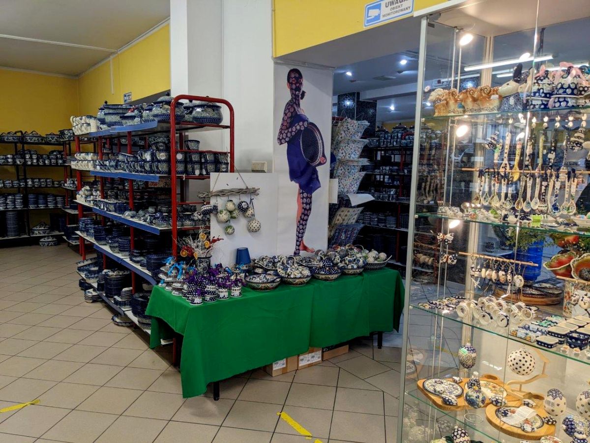 器だけでなく、キーホルダーやオーナメントなどさまざま