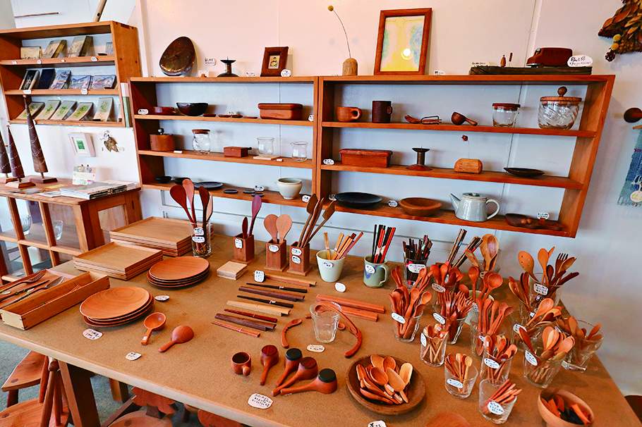 MOKU glass gallery cafe