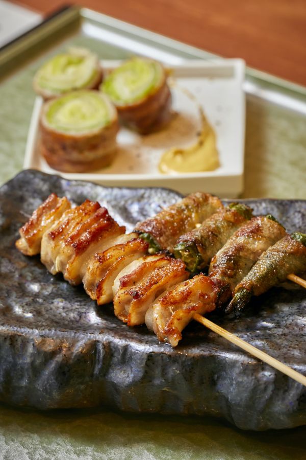 串5本おまかせ1600円、串8本おまかせ2400円、追加串1本＋300円