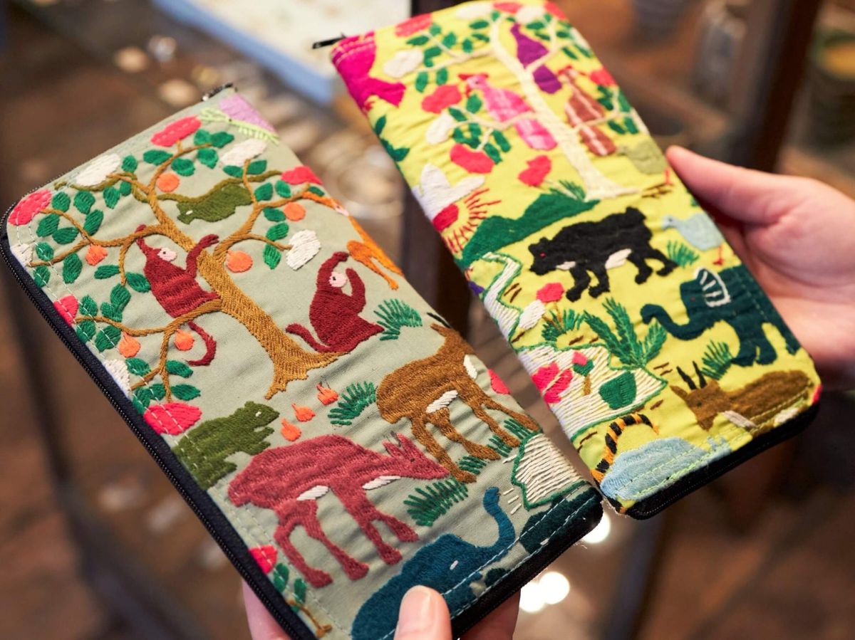 「ラオス おさいふ」各4950円