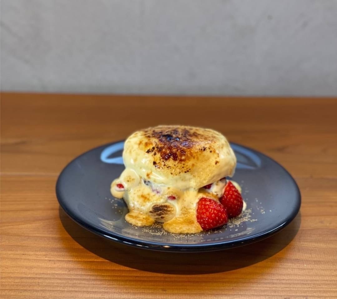「苺ブリュレパンケーキ」
