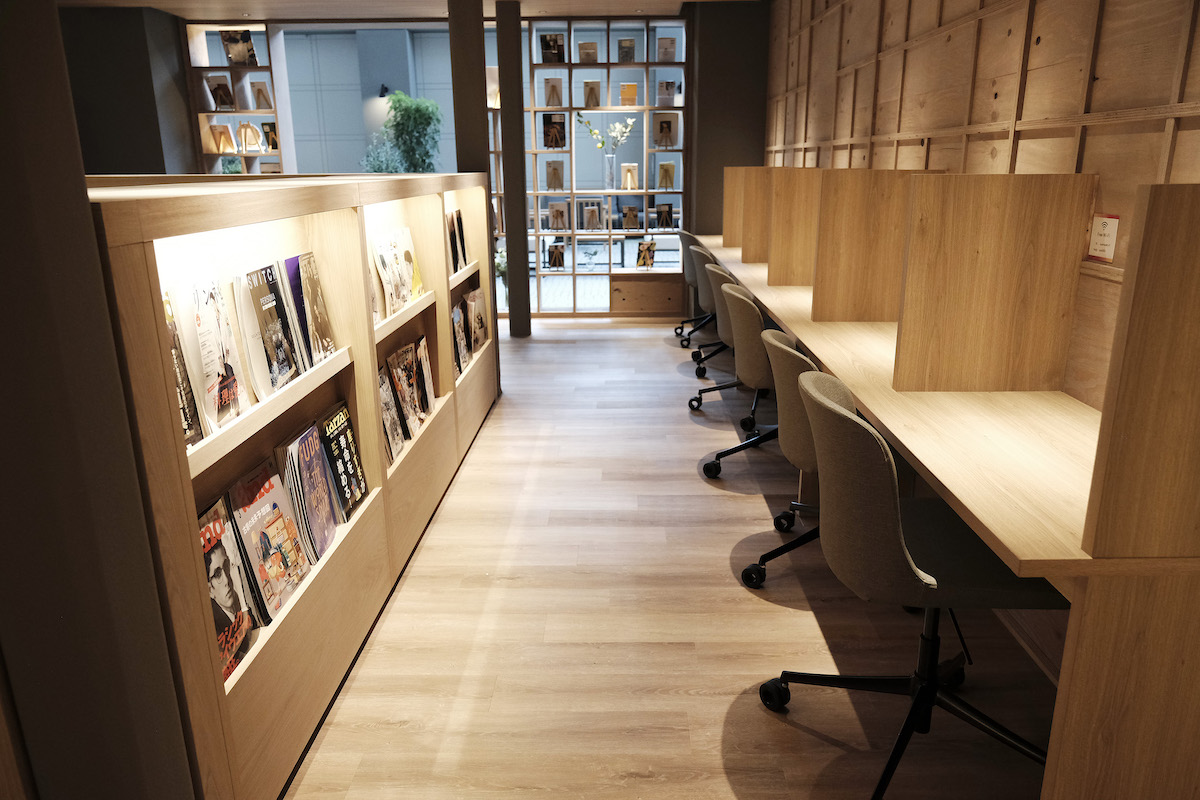 読書や勉強に集中したい人にはブックラウンジ内にあるワークスペースがおすすめ