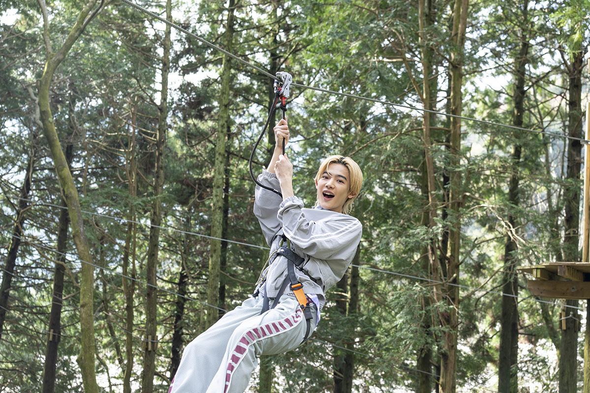 ジップスライドで風を感じるNOAくん