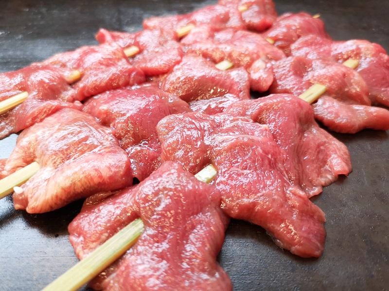 「厚切り牛タン串」000円