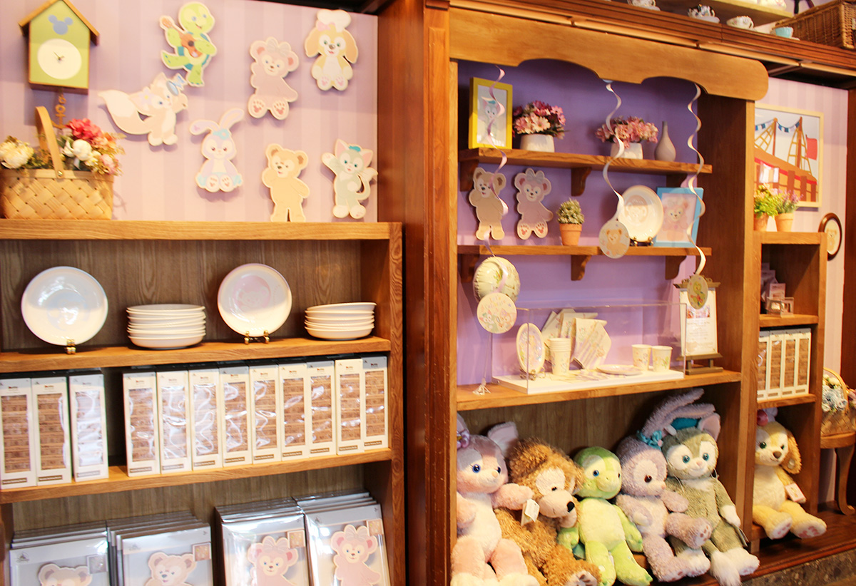 ダッフィー＆フレンズの商品がずらり